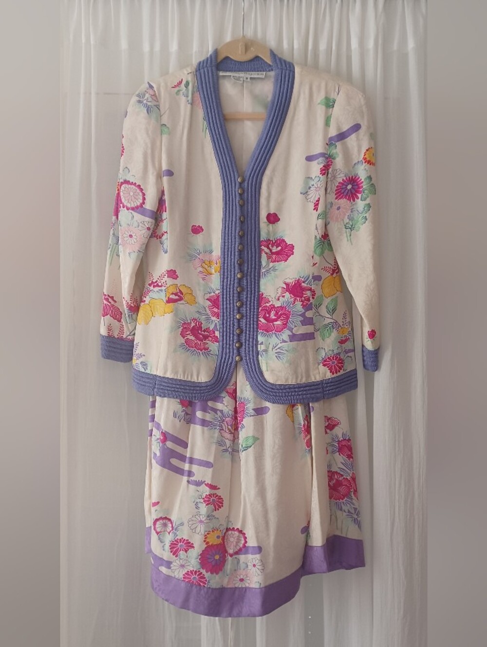 Vintage Anne Crimmins For Umi Collections 100% Silk Skirt & Blazer Set.